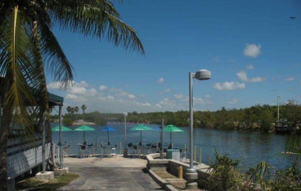 Miami Bed And Breakfast Country Walk Екстериор снимка